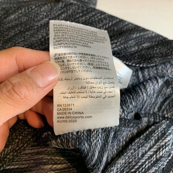 Daily Sports Top Womens S Small Black Gray Mock Neck Space Dye Performance - Picture 9 of 11